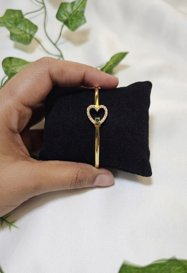 Eternal Heart | 24K Gold Plated Adjustable Bangle
