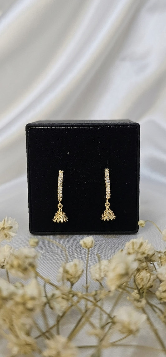 Radiate timeless elegance with these stunning 24K gold plated