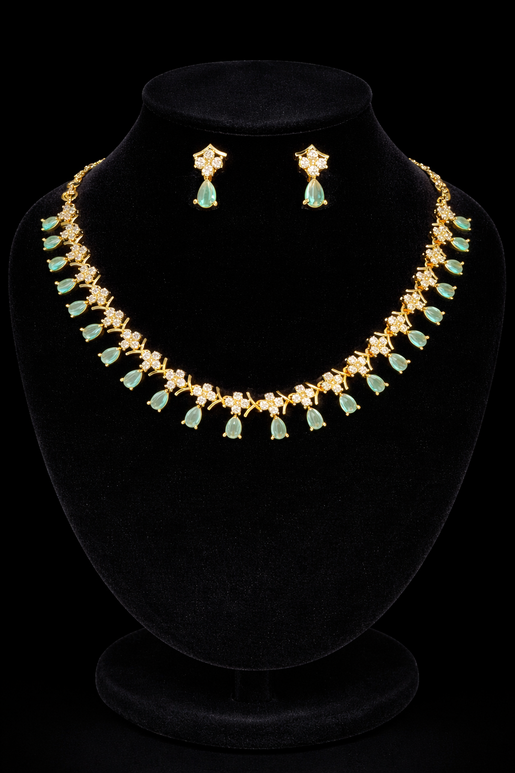 24k Gold Plated Jewellery Set – Green Crystal Teardrop Necklace & Earrings
