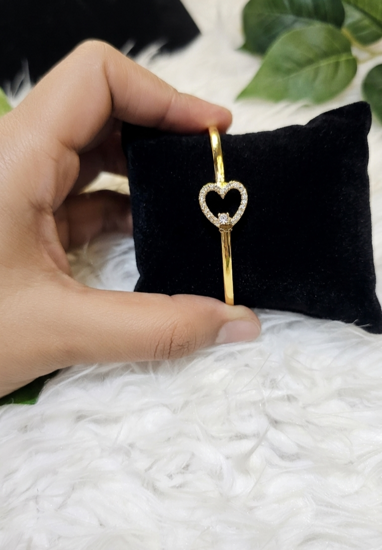 Eternal Heart | 24K Gold Plated Adjustable Bangle