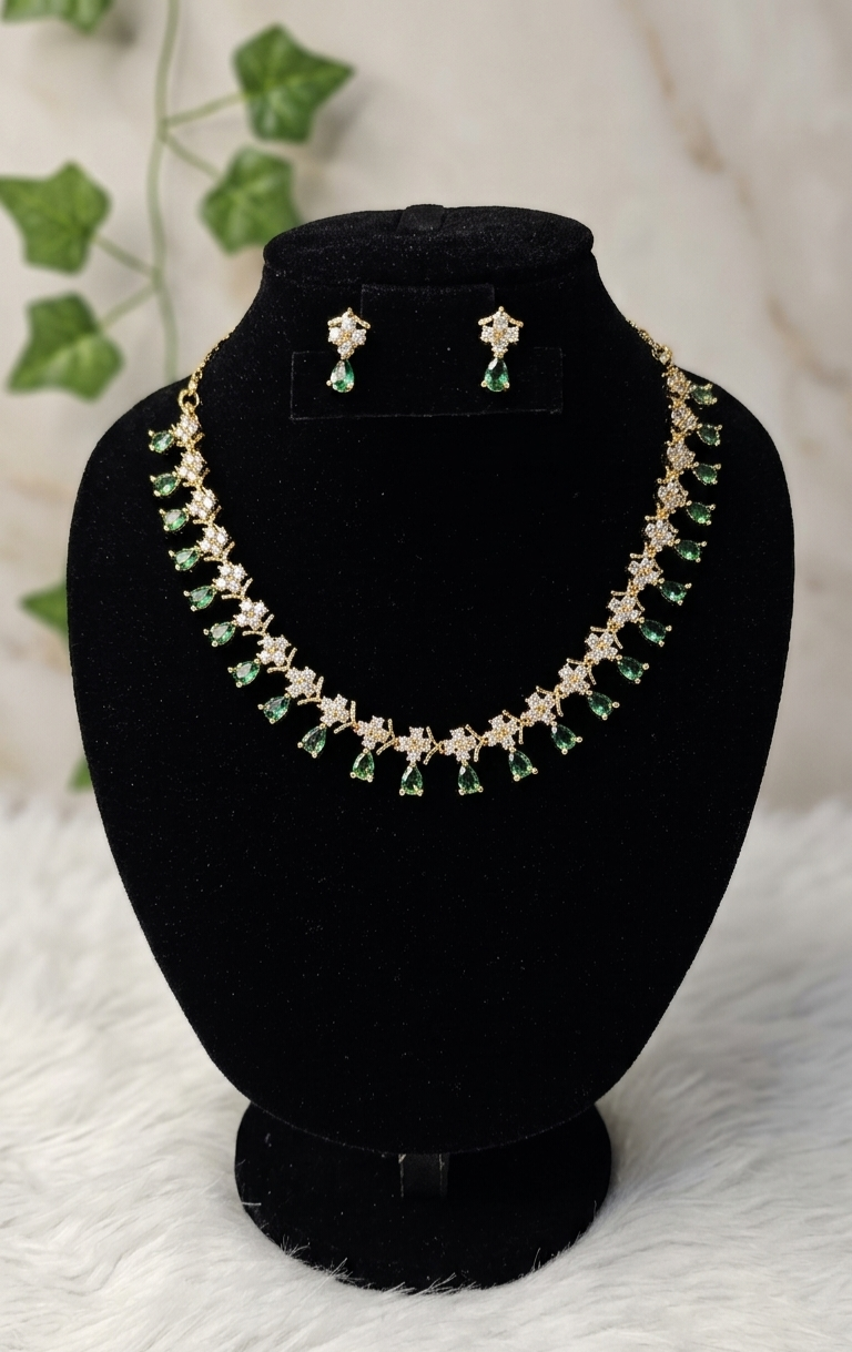 24k Gold Plated Jewellery Set – Green Crystal Teardrop Necklace & Earrings